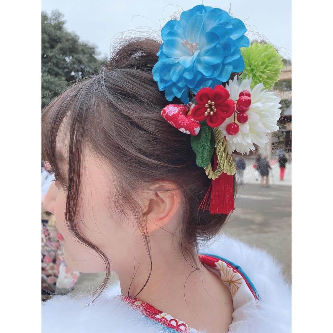 伊藤美優のインスタグラム：「. ヘアセットも本当に可愛くやって頂いて大満足でした🥰 . #成人の日 #晴れの日 #成人式 #2021 #新成人 #振袖 #晴れ着 #成人式ヘア #成人式メイク #振袖ヘア #振袖メイク #着物 #きもの #ヘアアレンジ#zacc #表参道 #instagood #01」
