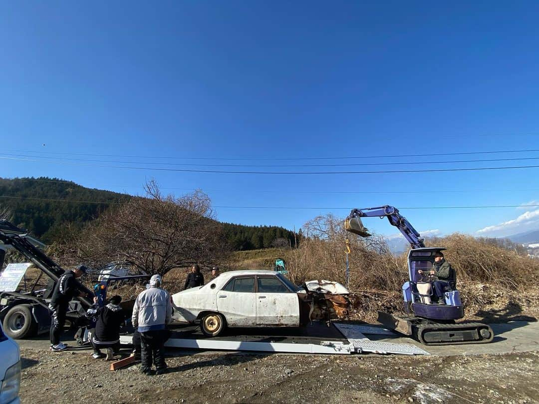 Wataru Katoさんのインスタグラム写真 - (Wataru KatoInstagram)「山奥から昭和の旧車を救出😊ワァーオ  大切な先輩の宝物を受け継いで行く😊 @nisaan  @nissanjapan  @nissanusa  @nissangtrpage  #nissan#nissangtr#kenmerry #japan#libertywalk#lbworks#旧車#懐かしい#lbwk#お宝#希少#山梨県#山奥#救出#保存#woowclassy」1月15日 10時50分 - libertywalkkato