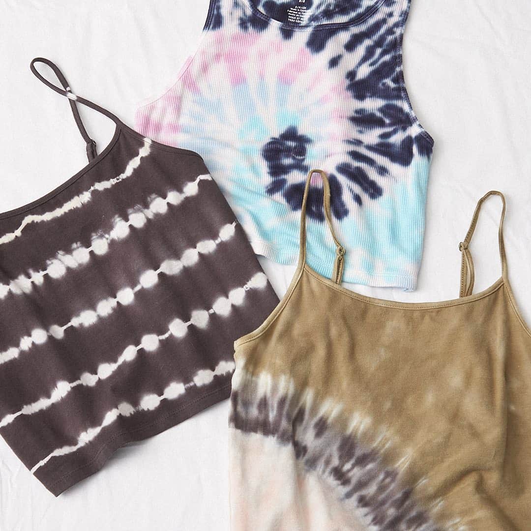 American Eagleのインスタグラム：「Current obsession: Tiny Tops, a.k.a. body-hugging versions of your fave silhouettes that you’re gonna need in, like, every color」