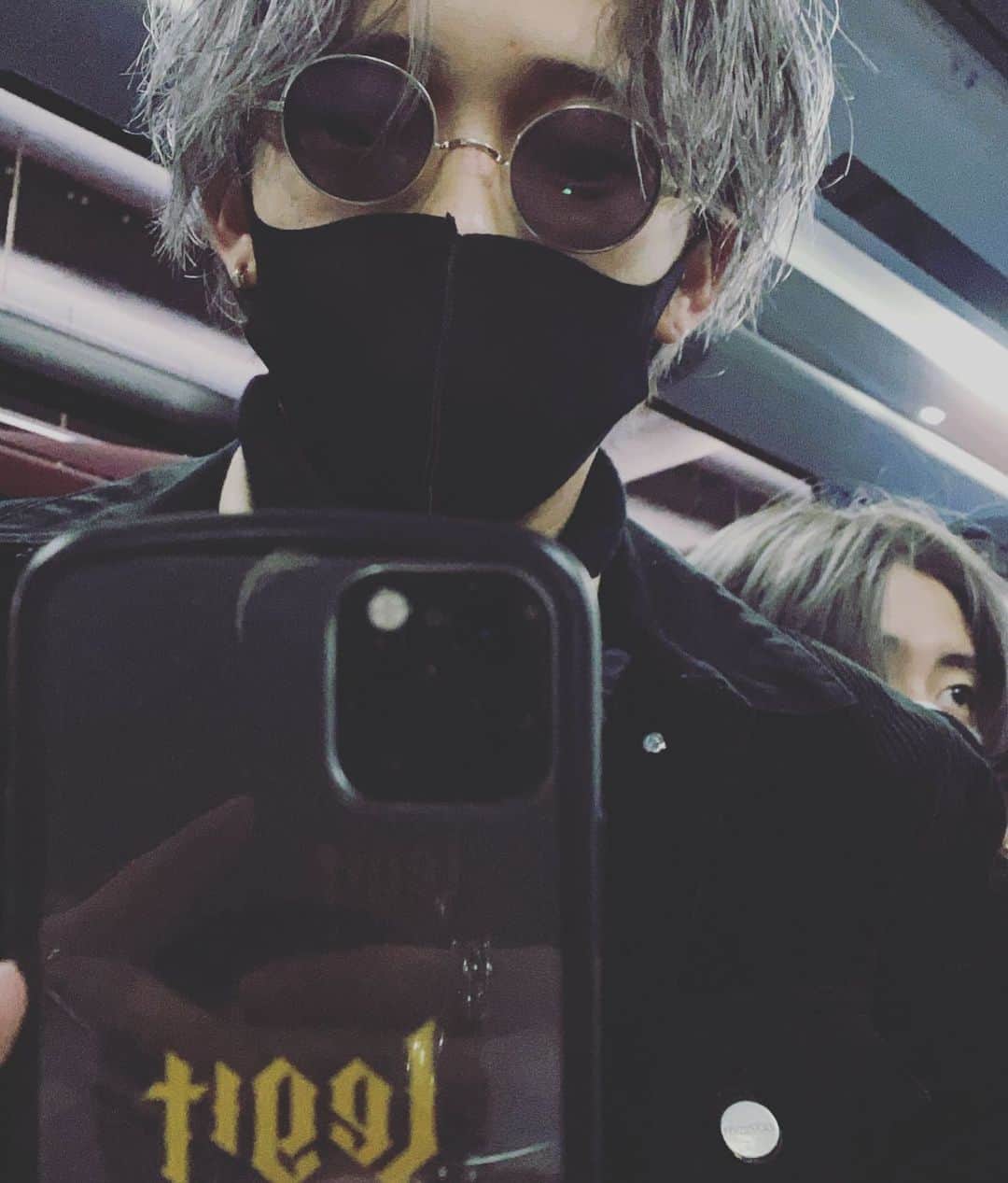 古屋空さんのインスタグラム写真 - (古屋空Instagram)「銀髪boys😷 次何色にしよーかな👨‍🎤」1月15日 11時45分 - sora_furuya418