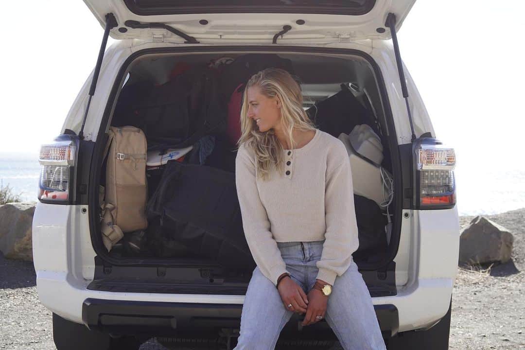 レイキー・ピーターソンのインスタグラム：「How many board bags can you squeeze in the back of your 4Runner?  • I think I might have the world record 😝 • @teamtoyota  #teamtoyota」