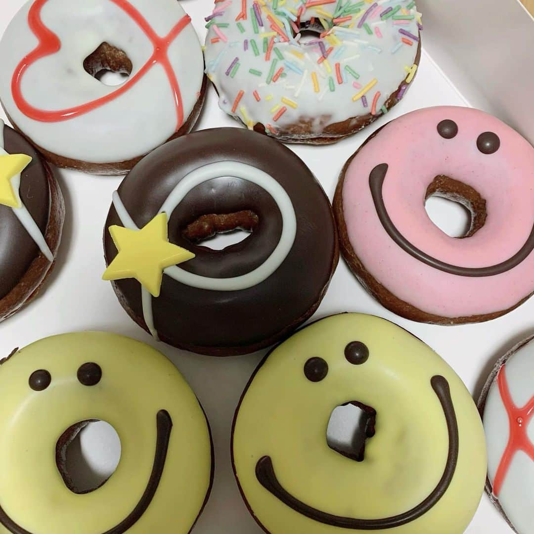 小林紗良のインスタグラム：「🍩」