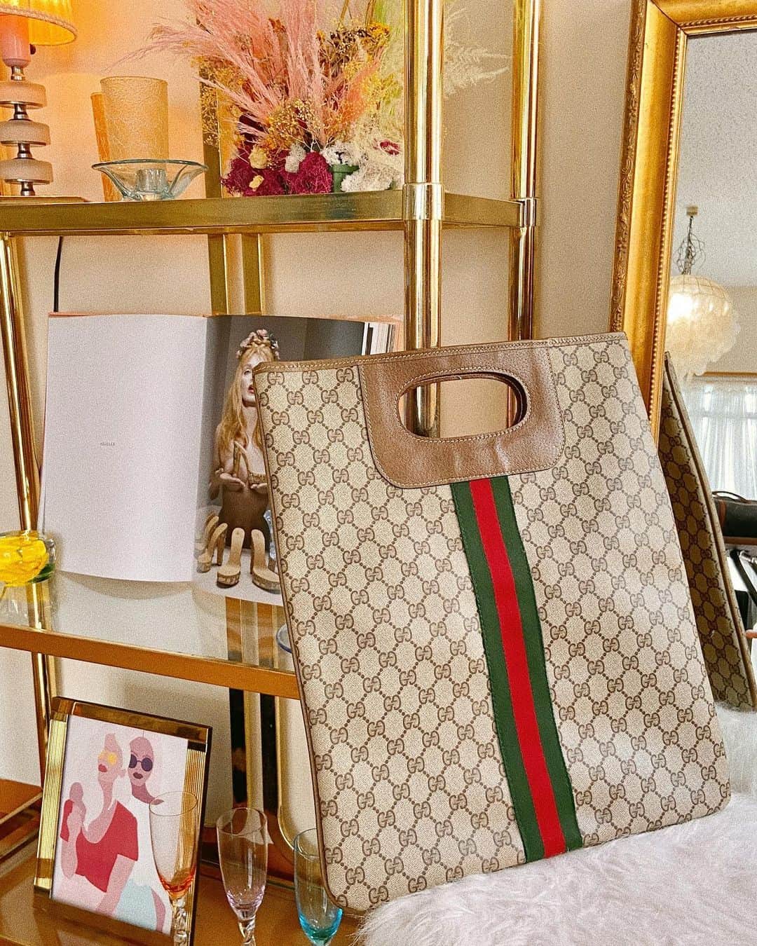 vintage Qooさんのインスタグラム写真 - (vintage QooInstagram)「Your everyday tote⚡️☀️ オンラインショップに掲載中🌈 #sustainablefashion #guccivintage #vintageqoo  —————————-—————— We do ship worldwide🌐 You can find it on our online store. Please send a dm us if you would like to more details」1月15日 12時07分 - vintageqoo