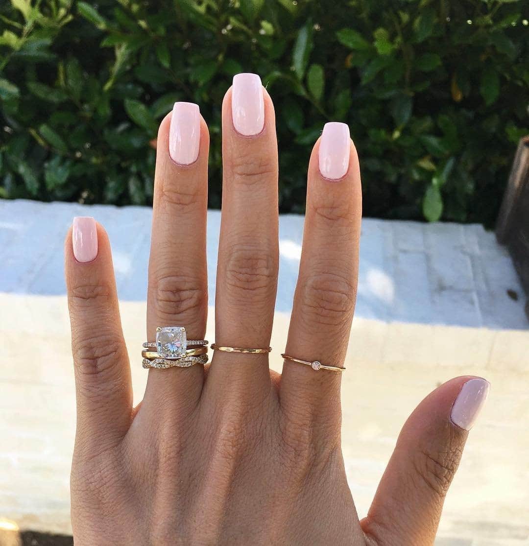 OPIさんのインスタグラム写真 - (OPIInstagram)「It's Pink P.M. + Beyond the Pale Pink = #Pink Perfection 💁‍♀️ By: @jen_curley  #ColorIsTheAnswer #OPIObsessed #NudeNails #NudeMani #NeutralNails #NeutralMani #WeddingNails #ValentineNails #Valentines2021 #DateNight #NailGoals #NailTrends #TrendyNails #NailInspo」1月15日 12時15分 - opi