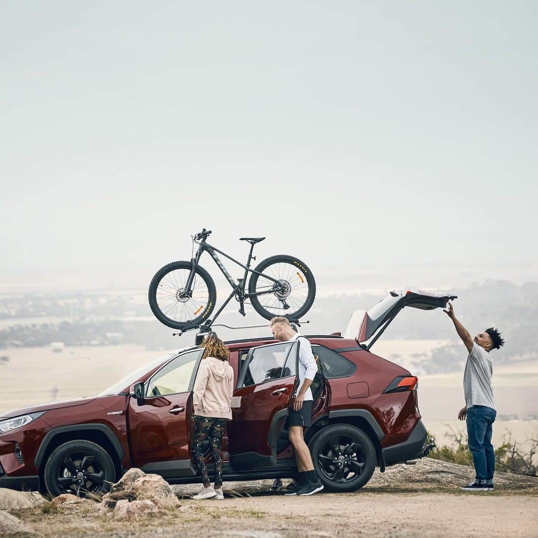 Toyota Australiaさんのインスタグラム写真 - (Toyota AustraliaInstagram)「Let our Toyota Genuine Accessories help inject a bit of adventure into your weekends, no matter what your hobby is #ToyotaGenuineAccessories #ToyotaRAV4」1月15日 12時23分 - toyota_aus