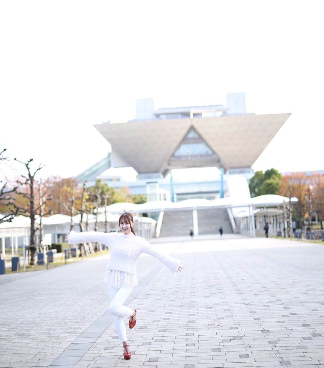 小川舞さんのインスタグラム写真 - (小川舞Instagram)「*⋆⸜нёιιο!⸝⋆*﻿ ----------------------------------﻿ 今日からオートサロンだったんだよね🏎﻿ (バーチャルは本日より開催中💻✨)﻿ 普通にイベント開催できる日が﻿ 早く戻ってきますように🙏﻿ ----------------------------------﻿ ﻿ #supergt #JLOC #ランボルギーニ #88号車 #レースクイーン #racequeen #モデル #model #ポートレート #portrait #フォロワー募集中  #japanese #japan #japanesegirl #followme  #ロングヘアー #お洒落さんと繋がりたい #winter #セルフィ#ゆるふわ #instafashion #ootd #dress #tokyo #撮影会」1月15日 13時01分 - maimai.o0616