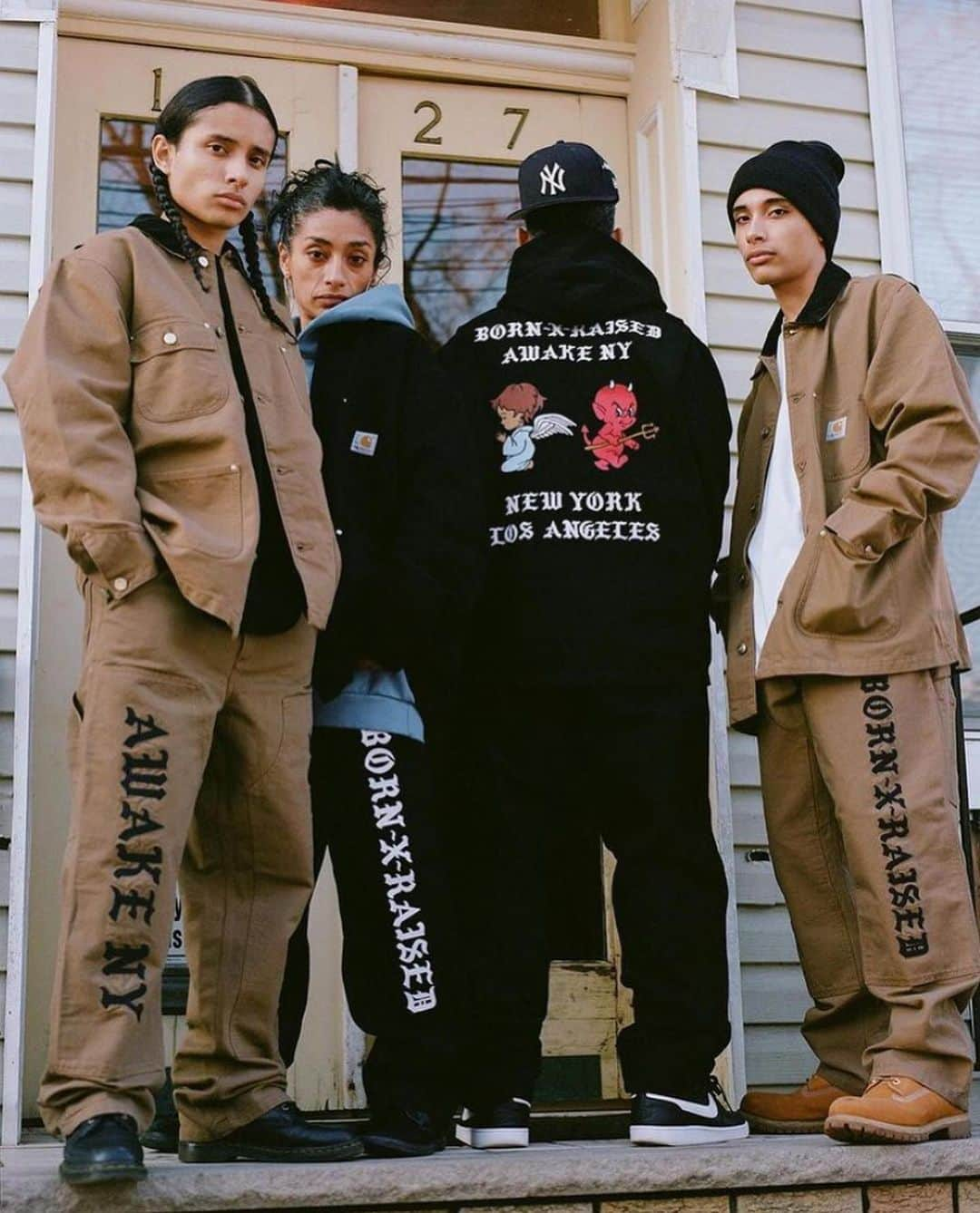 カーハートのインスタグラム：「@awakenewyorkclothing x @bornxraised with @carharttwip - available tomorrow, January 15th at 12pm PST / 3pm EST exclusively on bornxraised.com.﻿ ﻿ ﻿ ﻿Carhartt WIP が協力し @awakenewyorkclothing x @bornxraised とのカプセルコレクションをリリース。 当コラボレーションの中のPocket T-Shirtの収益は @nice4workers & @nela_united_for_students に寄付されます。商品詳細等は @carharttwip_usa をご覧下さい。﻿ ﻿ ﻿ ※ 当コラボレーションの日本展開はございません。bornxraised.comのみでの発売となりますのでご注意下さい。﻿ ﻿ ﻿Photo @angelobaque & @julianbpp ﻿ ﻿ #awakenewyorkclothing #bornxraised #carharttwip」