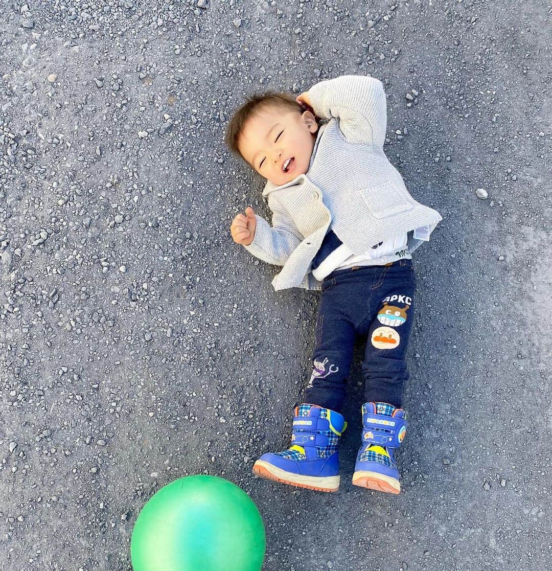 Momoeのインスタグラム：「#happy #家事 #育児 #family #家族 #boy #smile #男の子 #息子 #code #love #lucky #kids #子供 #thankyou #宝物 #ベビー #fashion #follow #心 #縁 #パパ #ママ #家族写真 #男の子ママ」