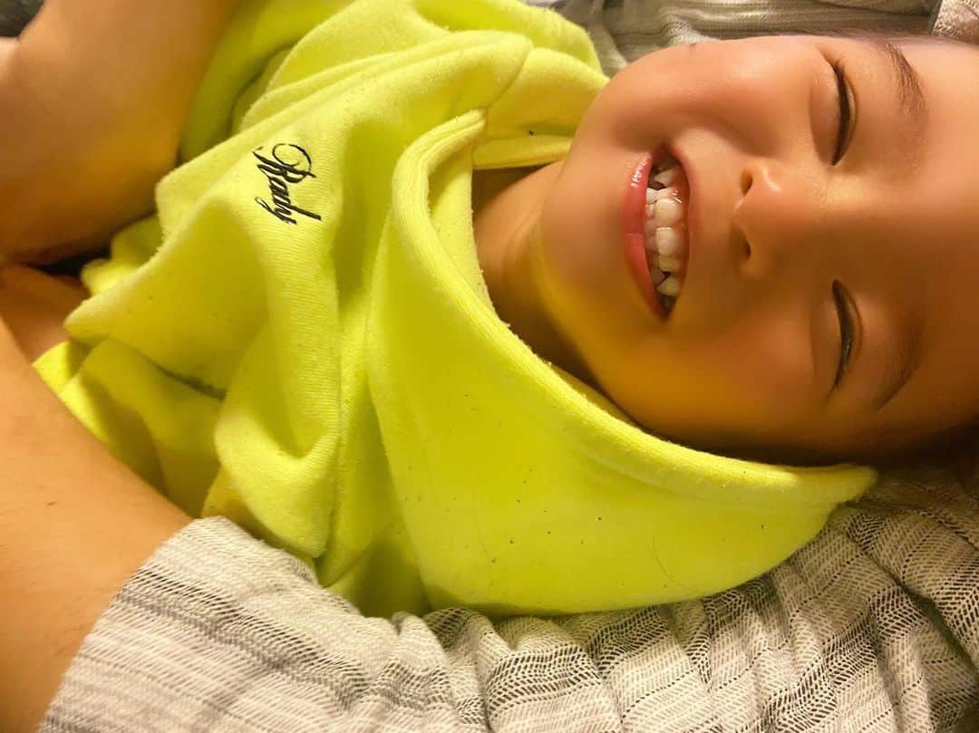 Momoeのインスタグラム：「#happy #家事 #育児 #family #家族 #boy #smile #男の子 #息子 #code #love #lucky #kids #子供 #thankyou #宝物 #ベビー #fashion #follow #心 #縁 #パパ #ママ #家族写真 #男の子ママ」