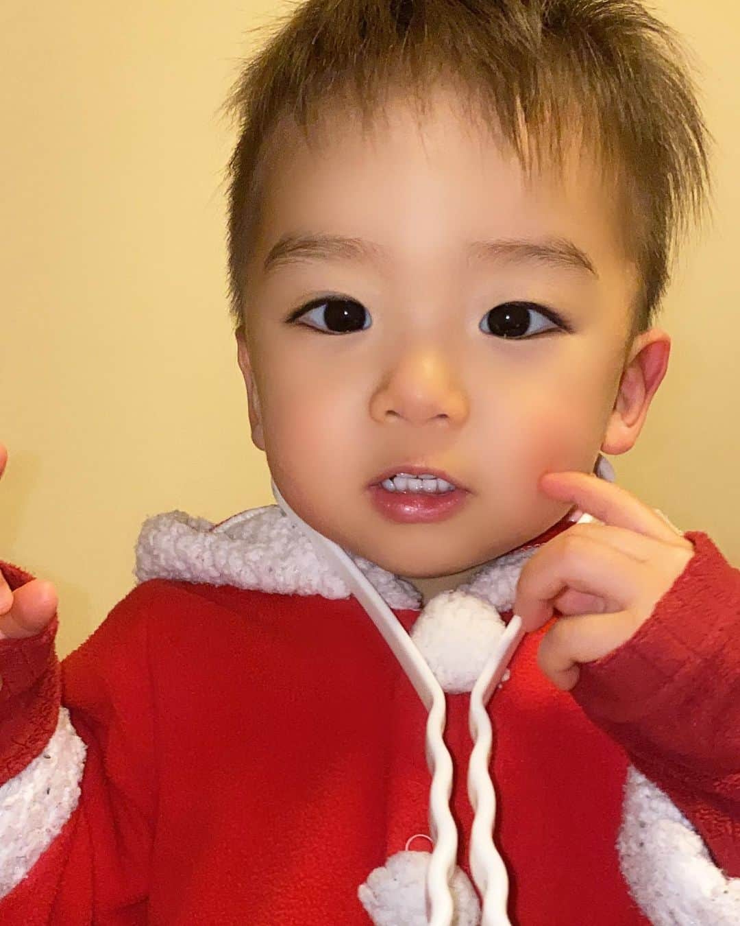 Momoeのインスタグラム：「#happy #家事 #育児 #family #家族 #boy #smile #男の子 #息子 #code #love #lucky #kids #子供 #thankyou #宝物 #ベビー #fashion #follow #心 #縁 #パパ #ママ #家族写真 #男の子ママ」