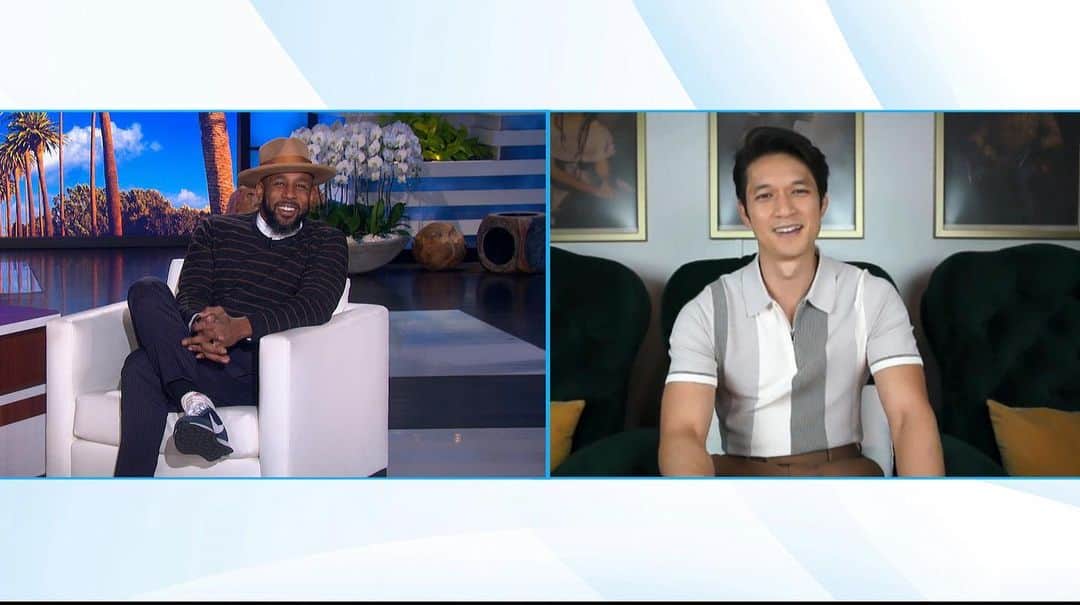 ハリー・シャム・ジュニアのインスタグラム：「I’ll be on @theellenshow tomorrow chatting with my long time friend @sir_twitch_alot talking about our cringey blonde hair days, getting fired from doing extra work and @allmylifemovie」