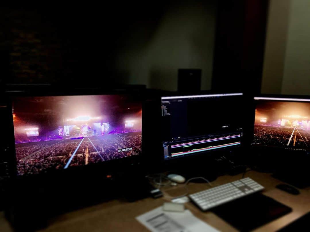 tetsuyaのインスタグラム：「WOWOW用に編集中です！  #wowow #tetsuya #LArcenCiel #osakadome」