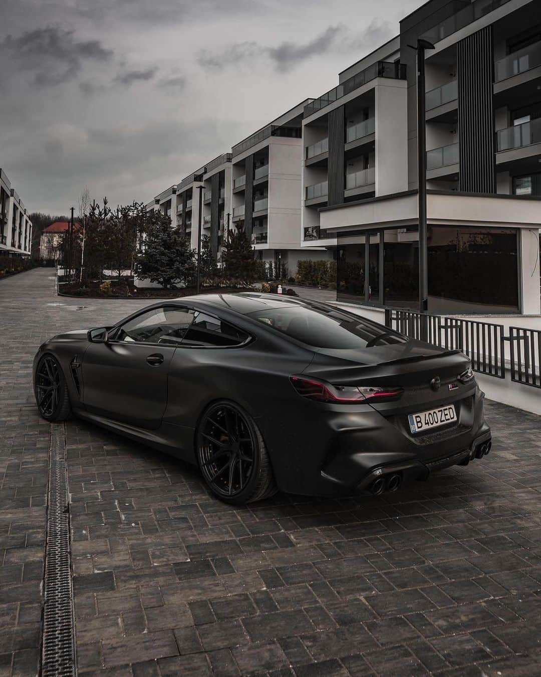 CARLiFESTYLEさんのインスタグラム写真 - (CARLiFESTYLEInstagram)「Murdered out BMW M8 Comp. 👍🏽or👎🏽? Photo @zedsly #carlifestyle #M8」1月15日 13時50分 - carlifestyle