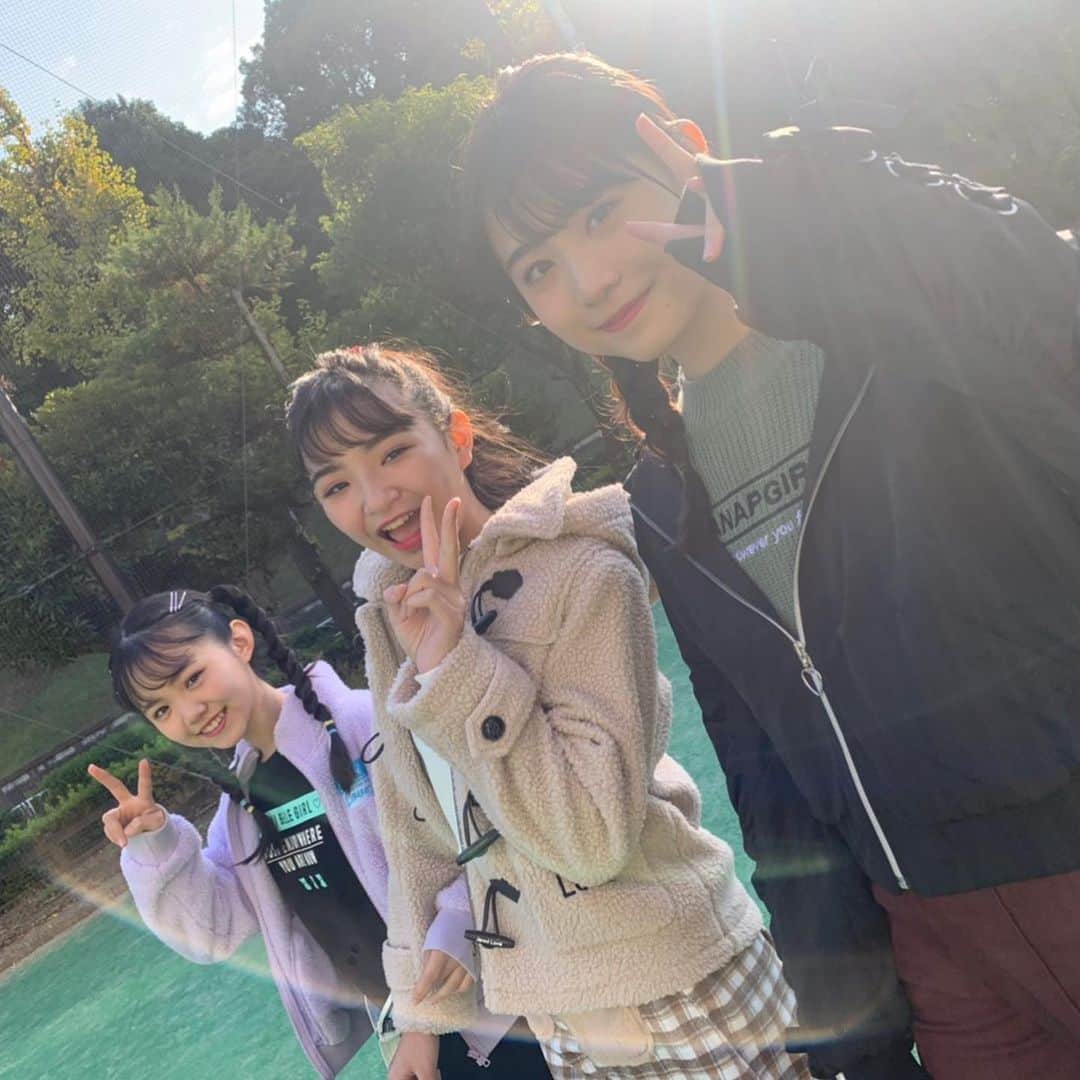 ニコ☆プチのインスタグラム：「﻿ 撮影って楽しいね〜♪﻿ ﻿ #ニコプチ﻿ #小松崎ふたば﻿ #本多萌愛﻿ #近藤藍月」