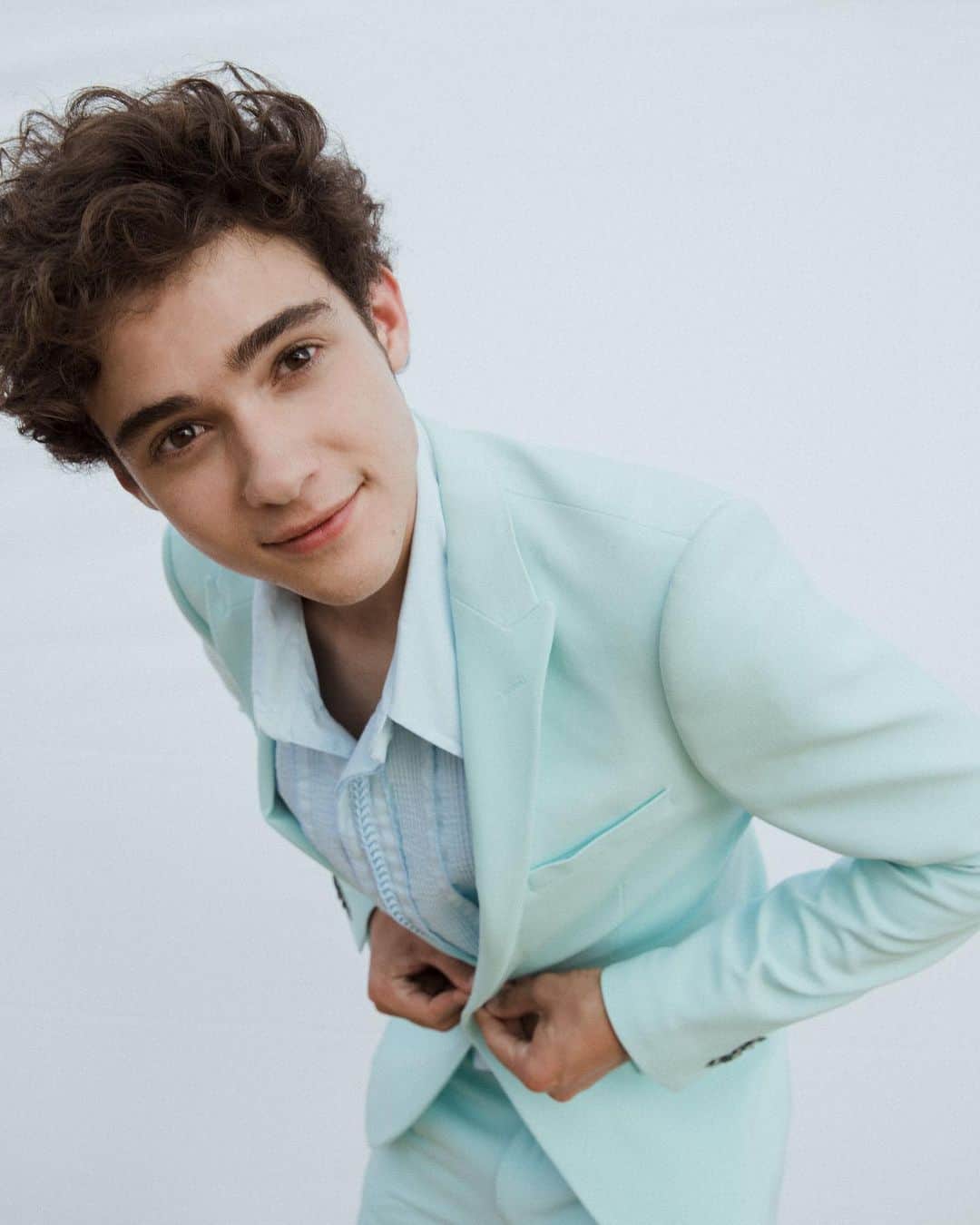 のインスタグラム：「【Joshua Bassett】 ジョシュア・バセットが新曲「Lie Lie Lie」をリリース‼️  ミュージック・ビデオは公開されて5時間で100万回越え🙌今すぐチェック😆 #joshuabassett」