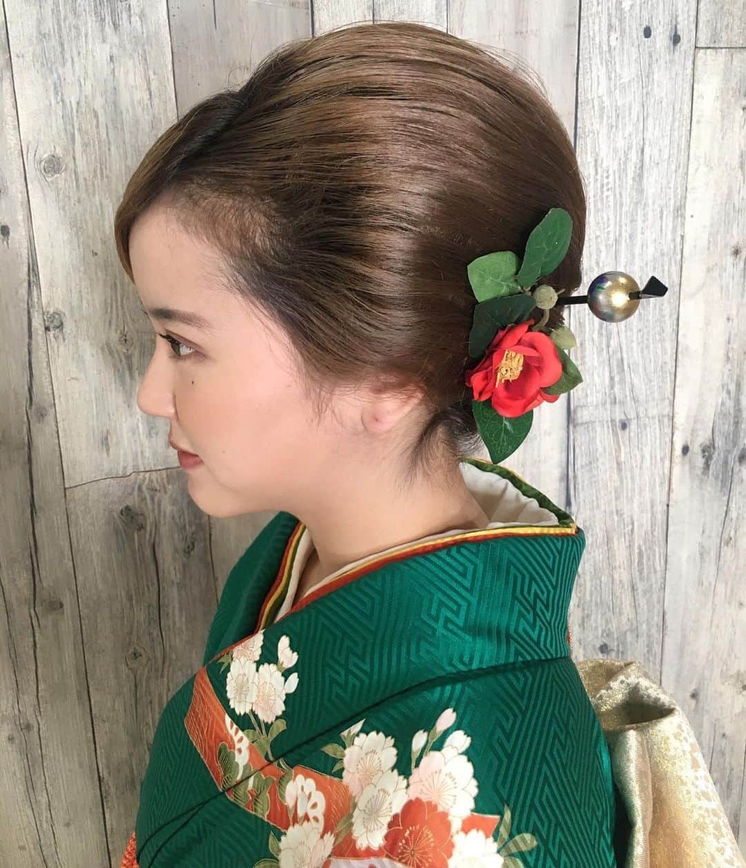 SAKATAMARINさんのインスタグラム写真 - (SAKATAMARINInstagram)「💇‍♀️💚💅  #成人式#振袖#花束  🤍🤍🤍  #art#ootd	 #cute	 #happy	 #beautiful	 #fashion	 #photooftheday #instagood	 #katespade  #kimono #green  #sale#love#昭和」1月15日 15時12分 - marin__neo80s