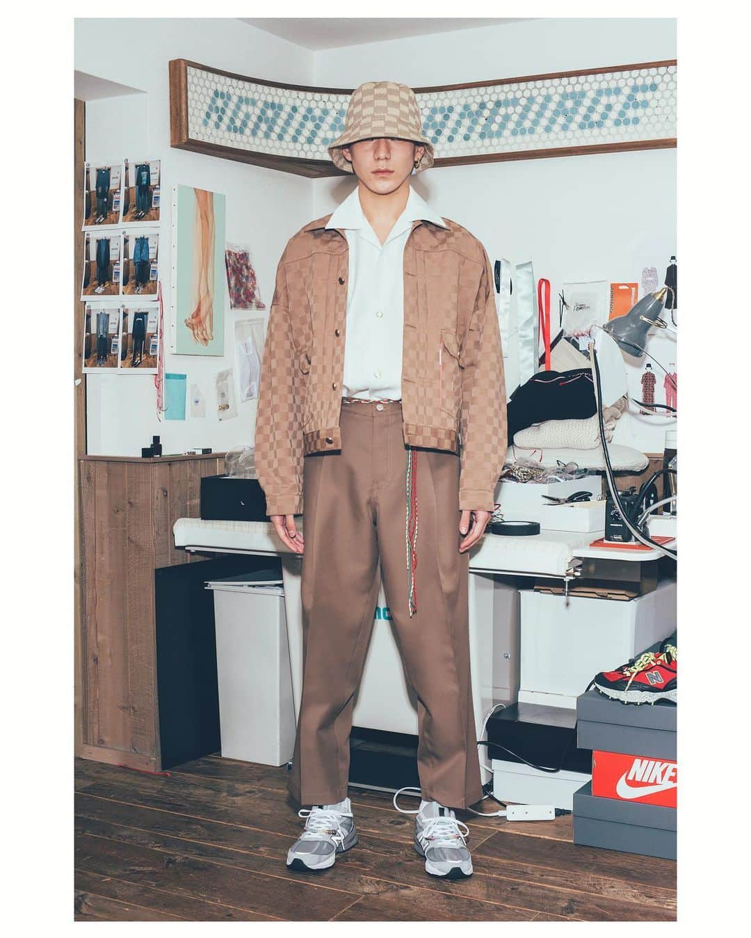 NEONSIGNのインスタグラム：「…2021 SPRING SUMMER COLLECTION﻿ ﻿ “MMMMMMWMMM”﻿ ﻿ Whenever you find that you are on the side of the Majority, it is to reform.﻿ ﻿ …﻿ ﻿ Directed by﻿ ﻿ Photographer：TARO MIZUTANI﻿ Stylist：LAMBDA TAKAHASHI﻿ Hair & Make-up：MASANORI KOBAYASHI﻿ ﻿ Model：﻿KAKUYUU ﻿ ...﻿ #NEONSIGN﻿ #ASUKAHAYASHI﻿ #MMMMMMWMMM」