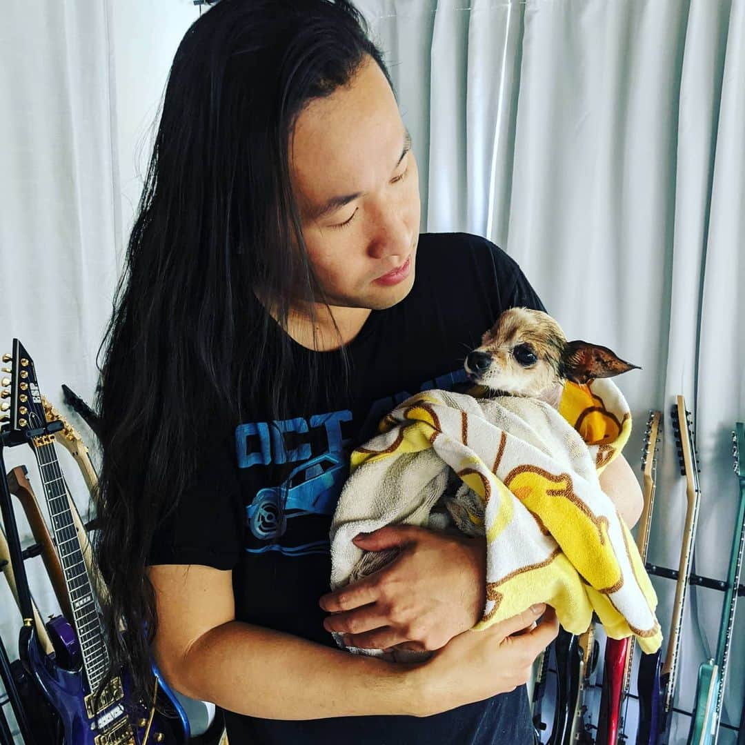 ハーマン・リさんのインスタグラム写真 - (ハーマン・リInstagram)「Me and Pickles after his bath. #rescuedog #dogsofinstagram #blinddogsofinstagram #rescuedogsofinstagram」1月15日 15時26分 - hermanli