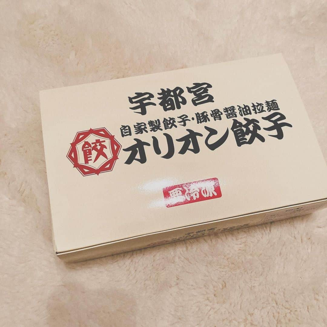 柴小聖さんのインスタグラム写真 - (柴小聖Instagram)「出身地栃木県の名物でもある  宇都宮の餃子店 オリオン餃子の餃子🥟が届きました😍  冷凍で一つ一つトレイに分けられてるから好きな個数を取って焼くだけだから一人暮らしにも最高✊  タレもついてて おいしかった🥺💓💓  https://item.rakuten.co.jp/diningfactory/003/  #lunch #instafood #japan #オリオン餃子 #餃子 #お取り寄せ餃子 #宇都宮餃子 #冷凍餃子 #pr」1月15日 15時28分 - konona.official