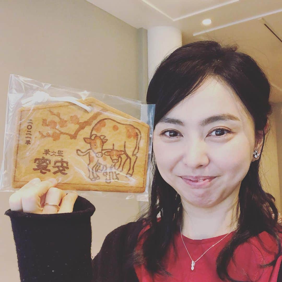 野村佑香さんのインスタグラム写真 - (野村佑香Instagram)「撮影だよ🎥  絵馬クッキーなる、かわいこちゃんもらったよ⭐️  #絵馬#絵馬クッキー#izumiya#撮影」1月15日 15時53分 - nomuyuu