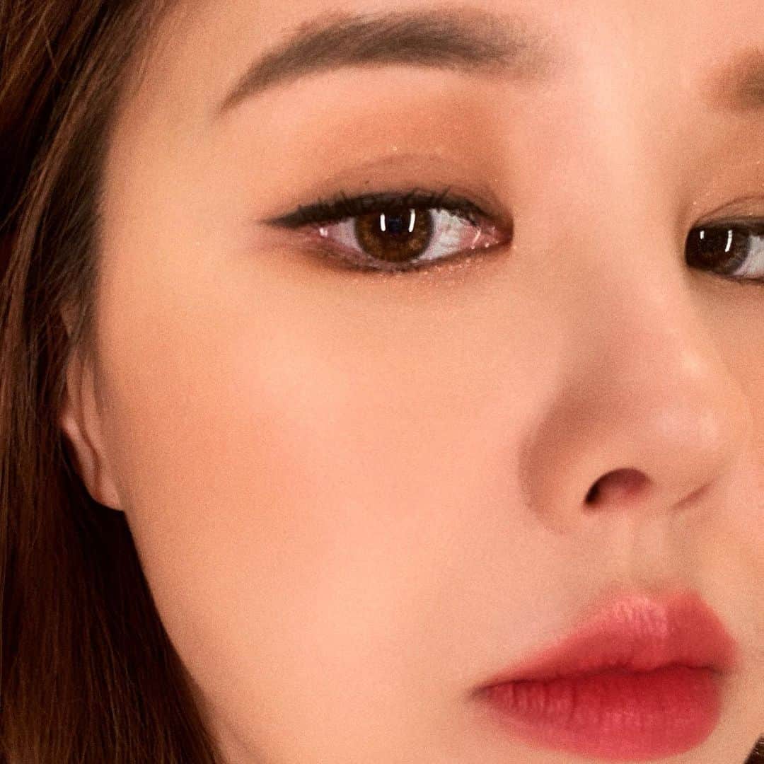 パク・ウンジのインスタグラム：「Brown eyes...」