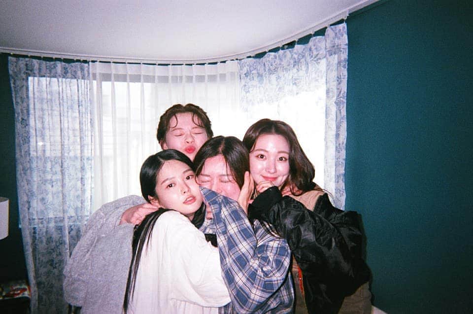 のインスタグラム：「우리 모두 잘하고 있어요! 조급해하지 말고, 자신감 가지기🤍」