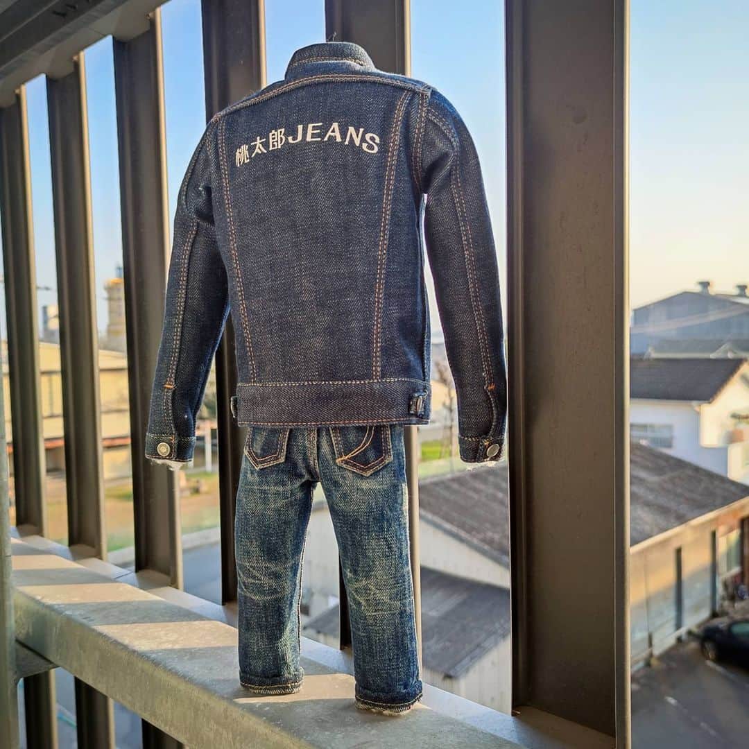 momotarojeansのインスタグラム：「stand to waiting sweet weekend's coming.  Have a nice weekend my friends,」