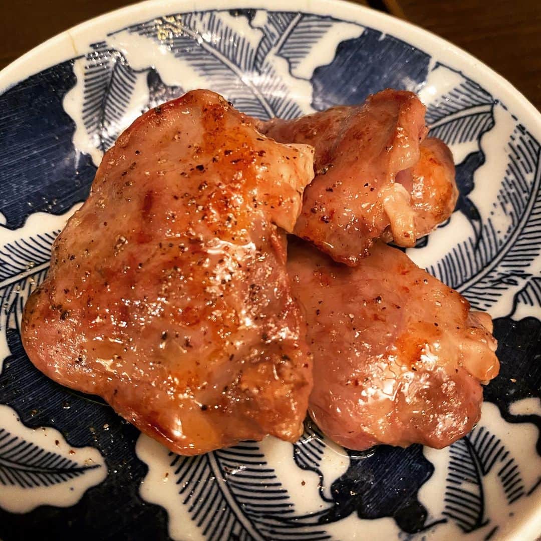 五箇公貴さんのインスタグラム写真 - (五箇公貴Instagram)「過日の発酵した想い出。醤油麹で食べる刺身もせりといちごの白和えも、砂肝の酒盗漬け焼きも発酵白菜とキノコの炒めも全て最高だったなぁ。また行ける日を祈ろう。」1月15日 16時37分 - kimitakagoka