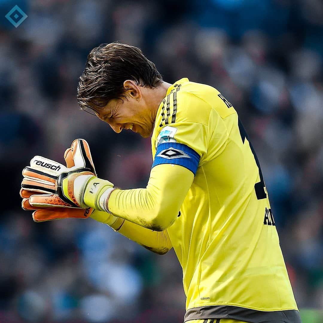 ハンブルガーSVさんのインスタグラム写真 - (ハンブルガーSVInstagram)「Alles Gute, @reneadler 💐🎂  Unser ehemaliger Keeper wird heute 3️⃣6️⃣ Jahre alt 🥳  #nurderHSV #Adler #HappyBirthday 📸 @witters_sportfotografie」1月15日 16時42分 - hsv