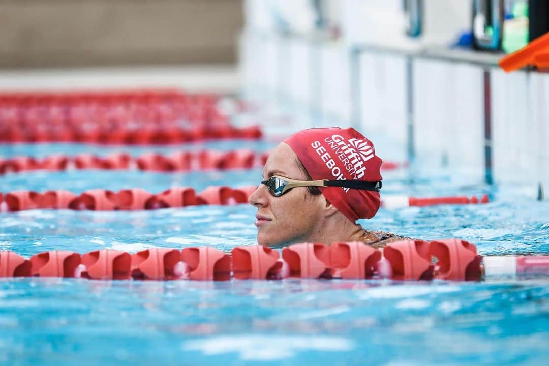 エミリー・シーボームのインスタグラム：「Eyes on the prize  📸 @gary_brinkman_photography   #training #swimming #goldcoast #athlete #water #photography」