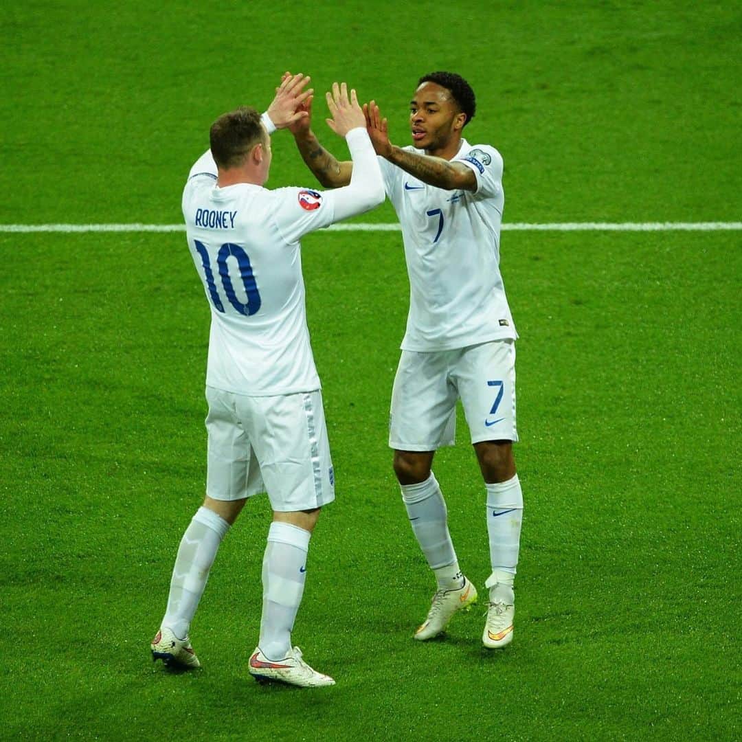 ラヒーム・スターリングのインスタグラム：「These pictures dont lie. Listened every single advice and enjoyed every single minute playing with or against you. Nothing but respect for you and your career ❤️ 🙌🏾 embrace the new one gaffer 👔🤩 @waynerooney #boss」