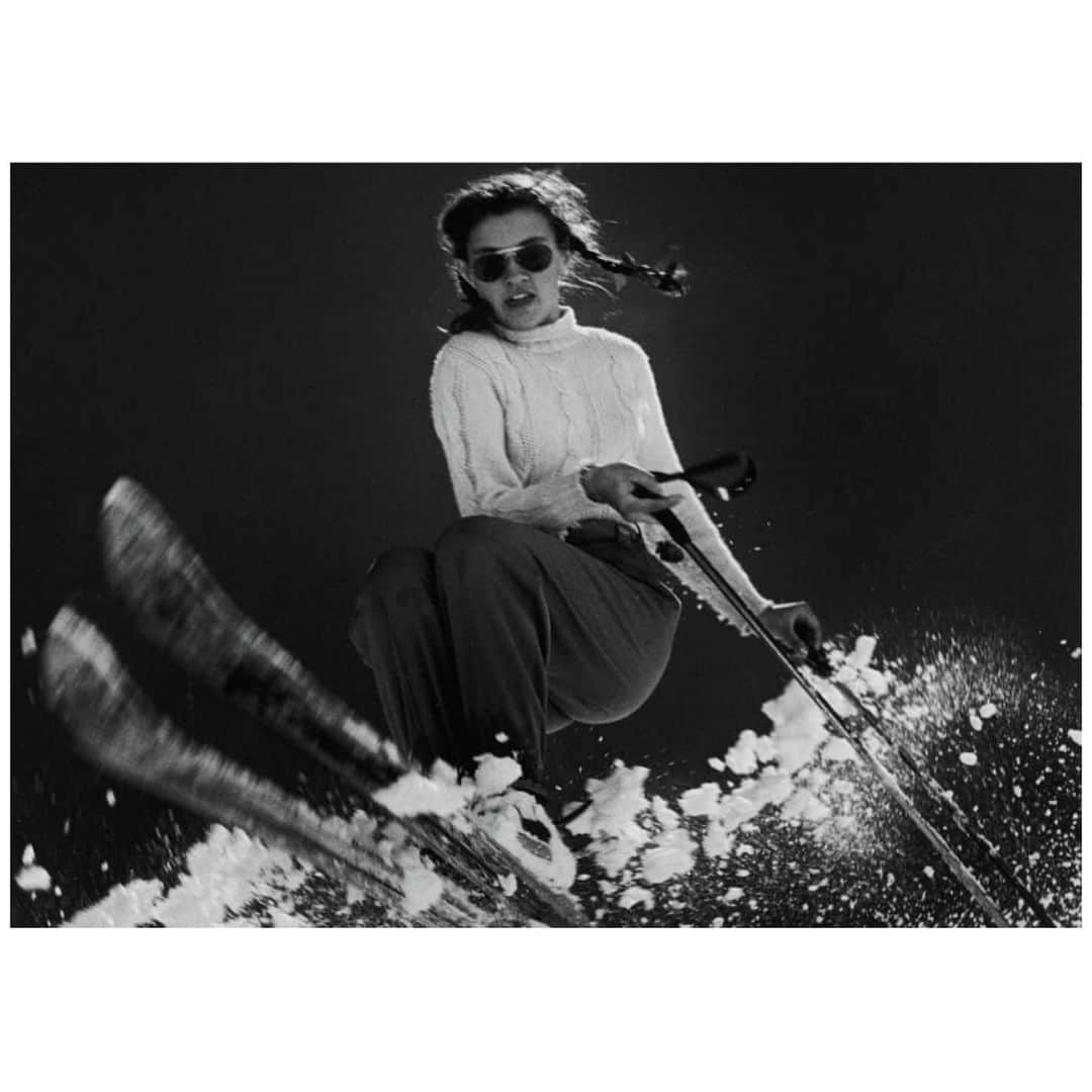 のインスタグラム：「Altea FW20  Andrea Mead Lawrence, first American women to win an olympic gold medal in skiing, environmentalist, showing why you can't go wrong with the perfect cable knit sweater.  #alteamilano #inspiration #madeinitaly #knitwear #cableknitsweater」