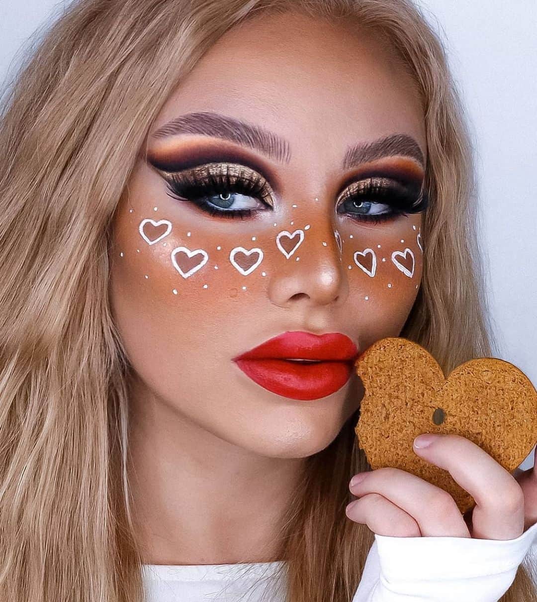 Makeup Addiction Cosmeticsさんのインスタグラム写真 - (Makeup Addiction CosmeticsInstagram)「Gingerbreadman by @johannajofficial using our enchanted pigment. 🥰 We ship worldwide 💞💞💞 #makeupaddictioncosmetics #makeupaddiction」1月16日 3時55分 - makeupaddictioncosmetics