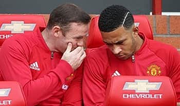 メンフィス・デパイのインスタグラム：「Wish I could’ve brought more to the table in the time i played together with this legend.  Today you retire as a football player but the journey continues. Coach WR10 it is now. Wish you all the best Wazza!   LEGENDARY PLAYER!!! ⚽️」