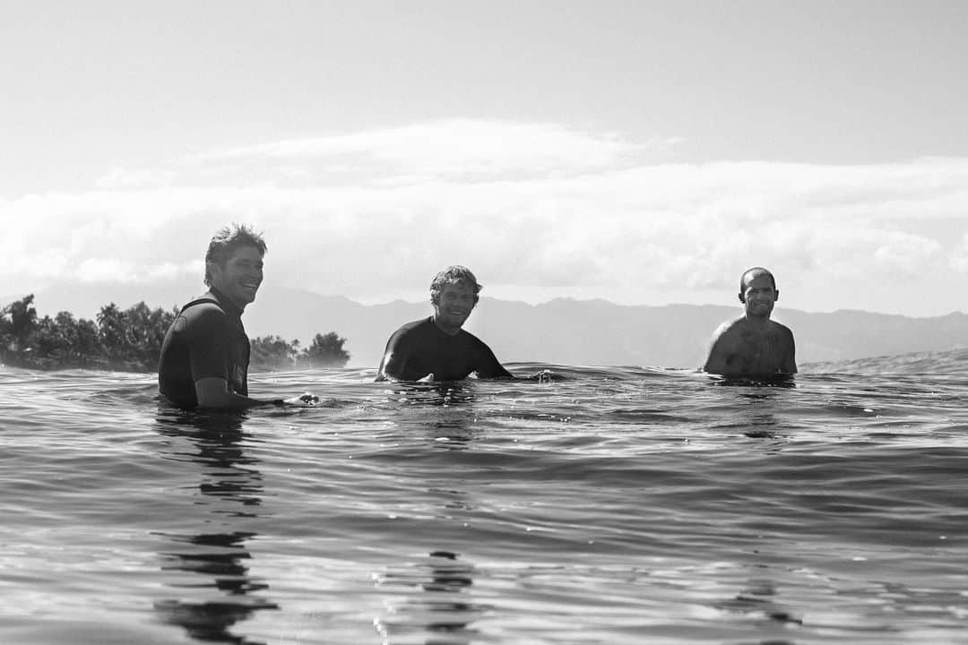 ジョン・ジョン・フローレンスのインスタグラム：「We just released a new edit, last sessions of 2020.  Stoked to get so much time in the water with these guys the last few months! Link is in bio @nathan_florence @ivanflorence_」