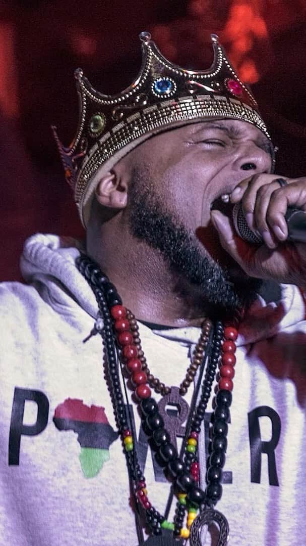 デイミアン・リラードのインスタグラム：「Each Friday through October 2021, I’ll be digging into the stories of the best MCs in my #4BarFriday community. Here’s part 2 of @devinecarama’s story.  Follow @4barfriday to be a part of the movement.」