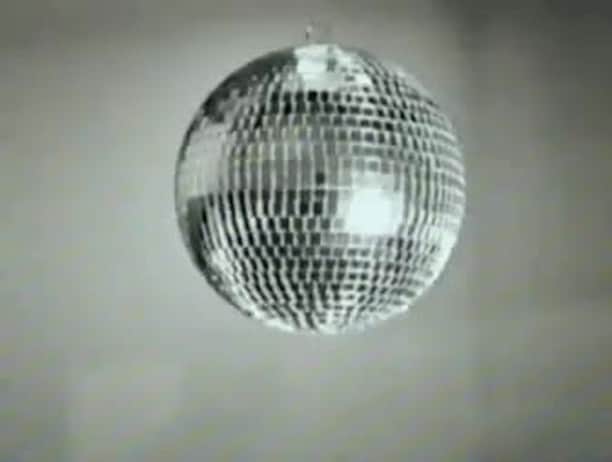 のインスタグラム：「At home dance party for one.🕺」