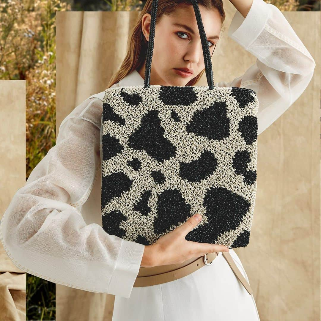 ANTEPRIMAさんのインスタグラム写真 - (ANTEPRIMAInstagram)「The Year of the Ox – an epitome of family love.   Inspired by the pattern and signature sign of cow, artisan exquisitely transformed the bag to a vivid cow. The bigger size acts like a mother cow while the little one as a baby cow to show their immoderate love for the family.   Don’t hesitate to keep both mother and baby cows in your closet as a blessing for a flourishing 2021!  #WIREBAG #SS21 #SpringSummer2021  #AnimalPrint #牛年 #CNY #Ox #NewYearBag #Urban #Handcraft #アンテプリマ  #패션」1月15日 19時47分 - anteprimaofficial