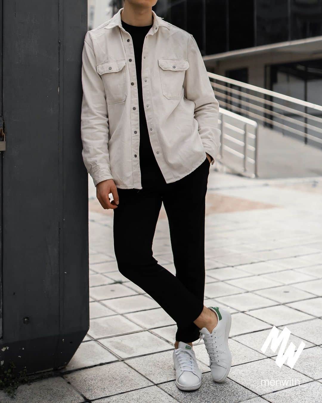 Men Withのインスタグラム：「Great outfit worn by our dear friend @beraterdemm 👌🏽 #menwithstreetstyle」