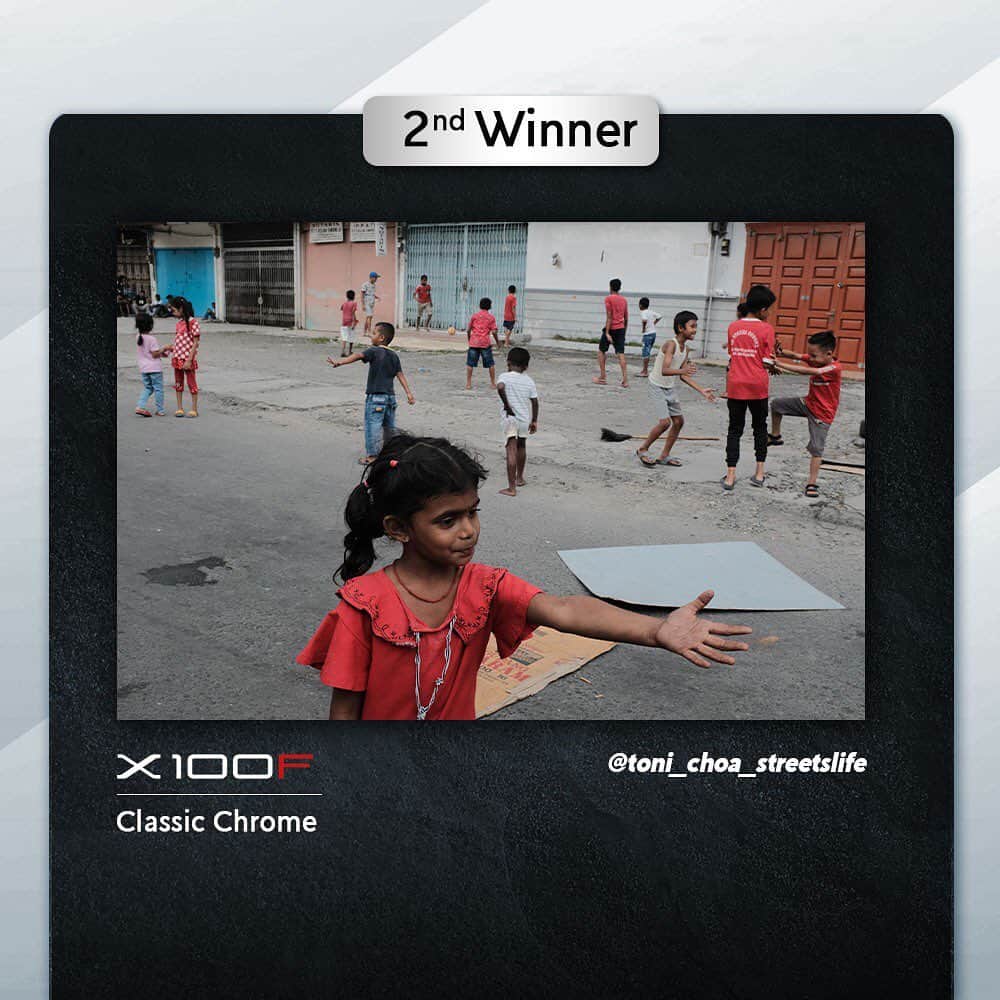FUJIFILM INDONESIAさんのインスタグラム写真 - (FUJIFILM INDONESIAInstagram)「#SOOC Local Winner Fujifilm Southeast Asia Photo Contest Announcement!  Kami menerima 4,100 submission foto yang luar biasa dari para pengguna Fujifilm se Indonesia selama periode #SOOC Fujifilm Southeast Asia Photo Contest berlangsung, dan ini adalah pemenang lokal pilihan juri @gathoe18, @aditpk, @putradjohan_aloke 😍  1st Winner: @grwj69 Prize: Fujifilm X-S10 + XC 15-45mm F3.5-5.6 OIS PZ  2nd Winner: @toni_choa_streetslife Prize: Fujinon XF 23mm F2 R WR  3rd Winner: @jejak_ab Prize: Fujinon XC 35mm F2  Selamat kepada para pemenang dan terima kasih kami ucapkan atas antusias dan kontribusi peserta yang telah memberikan karya terbaiknya dalam #SOOC Fujifilm Southeast Asia Photo Contest yang berlangsung sejak 20 November 2020 - 31 Januari 2020.  Pemenang #SOOC se Asia Tenggara akan diumumkan pada tanggal 31 Januari 2021, jadi pastikan kamu tetap pantengin akun Instagram @fujifilm_id ya.  Tetap semangat dan terus berkarya ya!  #fujifilmsooc #GoFUJIFILM #fujifilm_id」1月15日 20時05分 - fujifilm_id