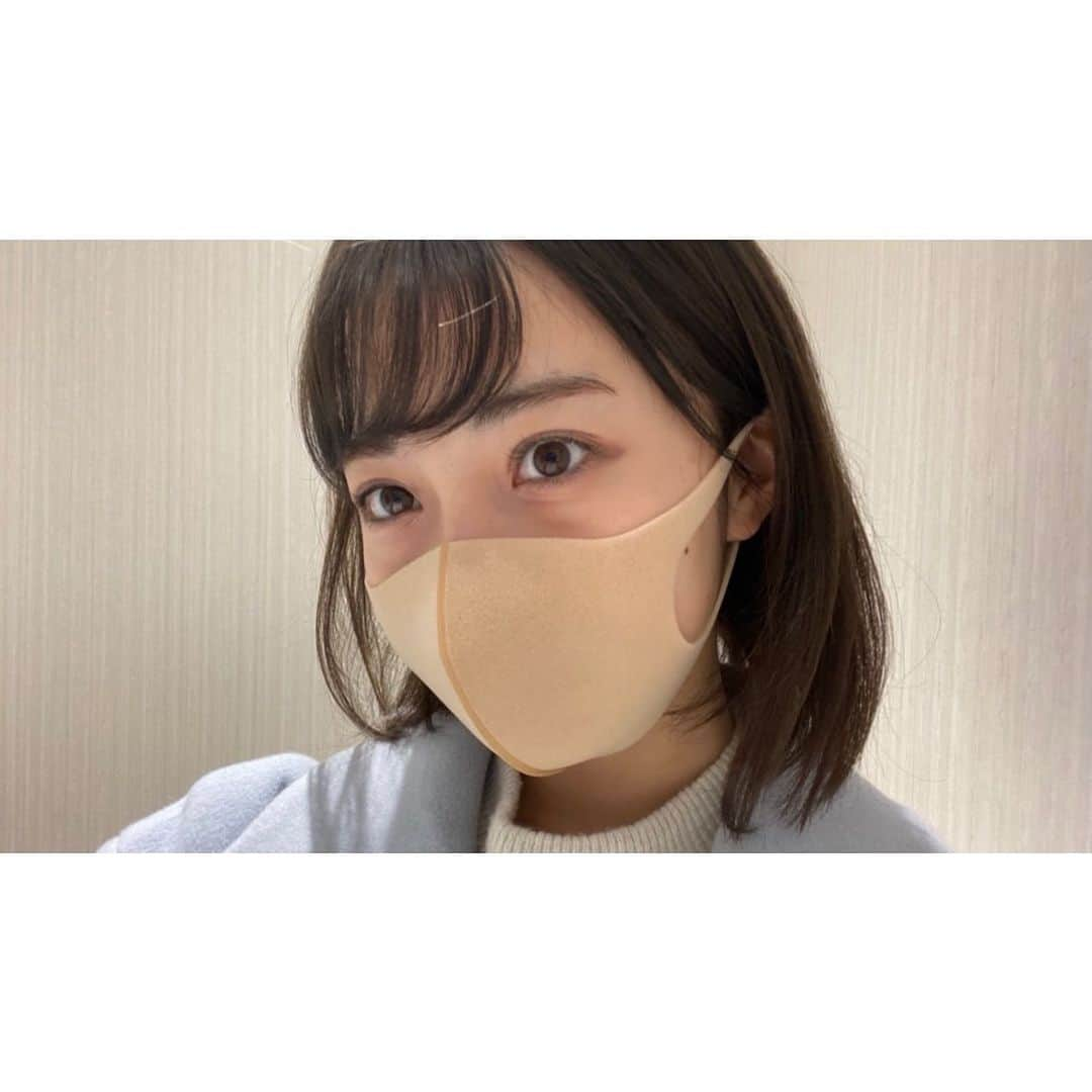 中塚美緒さんのインスタグラム写真 - (中塚美緒Instagram)「ハーブピーリング🌿  最初はピリピリするかな〜痛いの我慢できるかな〜って思ってたんだけど、少しピリピリするくらいだったし、何より肌に浸透していくのがすごくよくわかった☺️  気になってた赤みやくすみとかがびっくりするくらい薄くなって嬉しい✊ 施術後の様子も、ほっぺに赤みが出るくらいだった〜！  写真も下地、ファンデ、コンシーラーなしでアイシャドウとリップだけ！ 艶感すごいい！😢  ハーブピーリングはくすみや赤み、ニキビ痕が気になるなって方におすすめみたい🥺✊  ゆずさん今回もありがとうございました☺️」1月15日 20時21分 - nakatsuka_mio