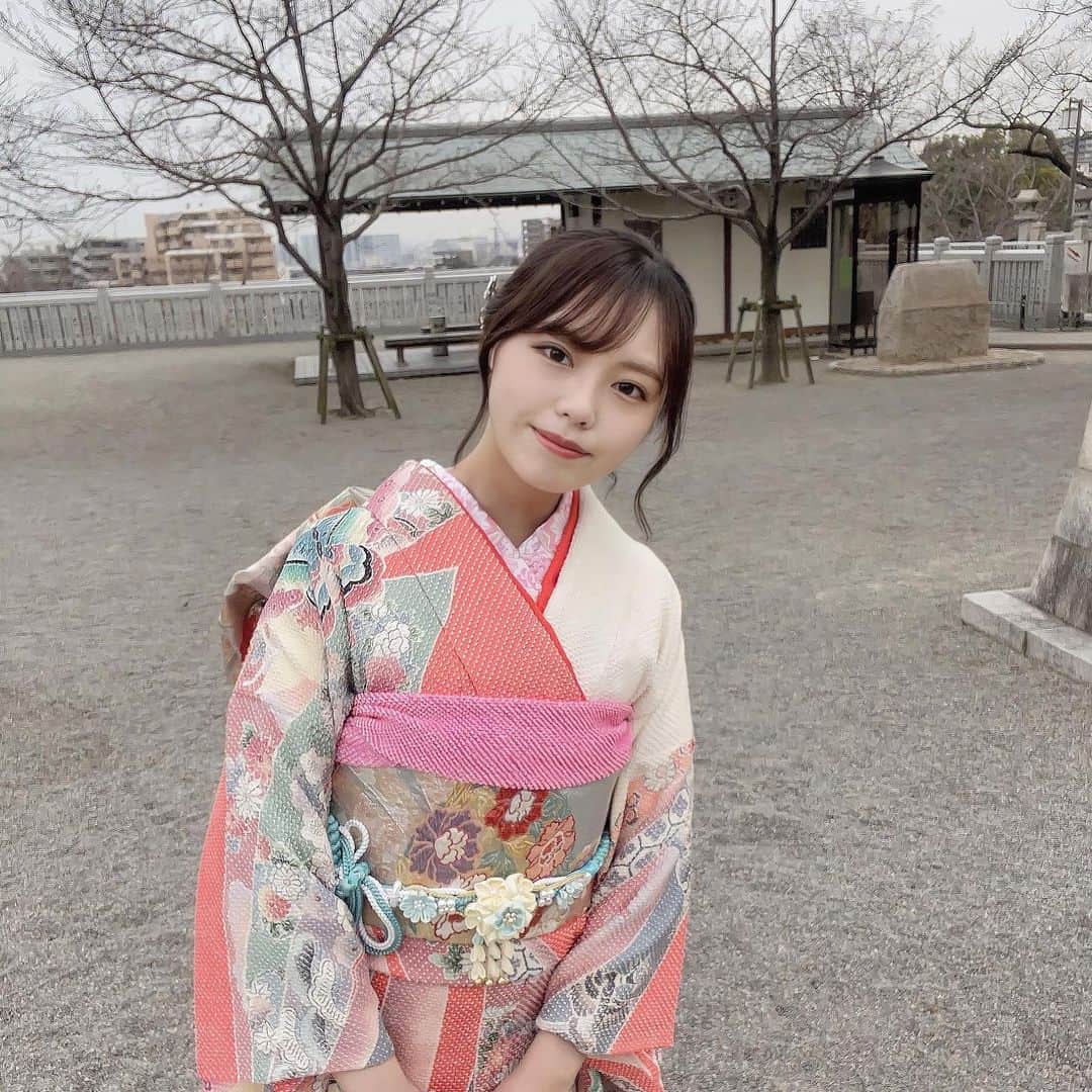 のインスタグラム：「. . . . . 写真いっぱい撮ってもらったので😌 . . . . . #初詣 #神社 #振袖 #振袖ヘア #振袖コーディネート #振袖着付け」