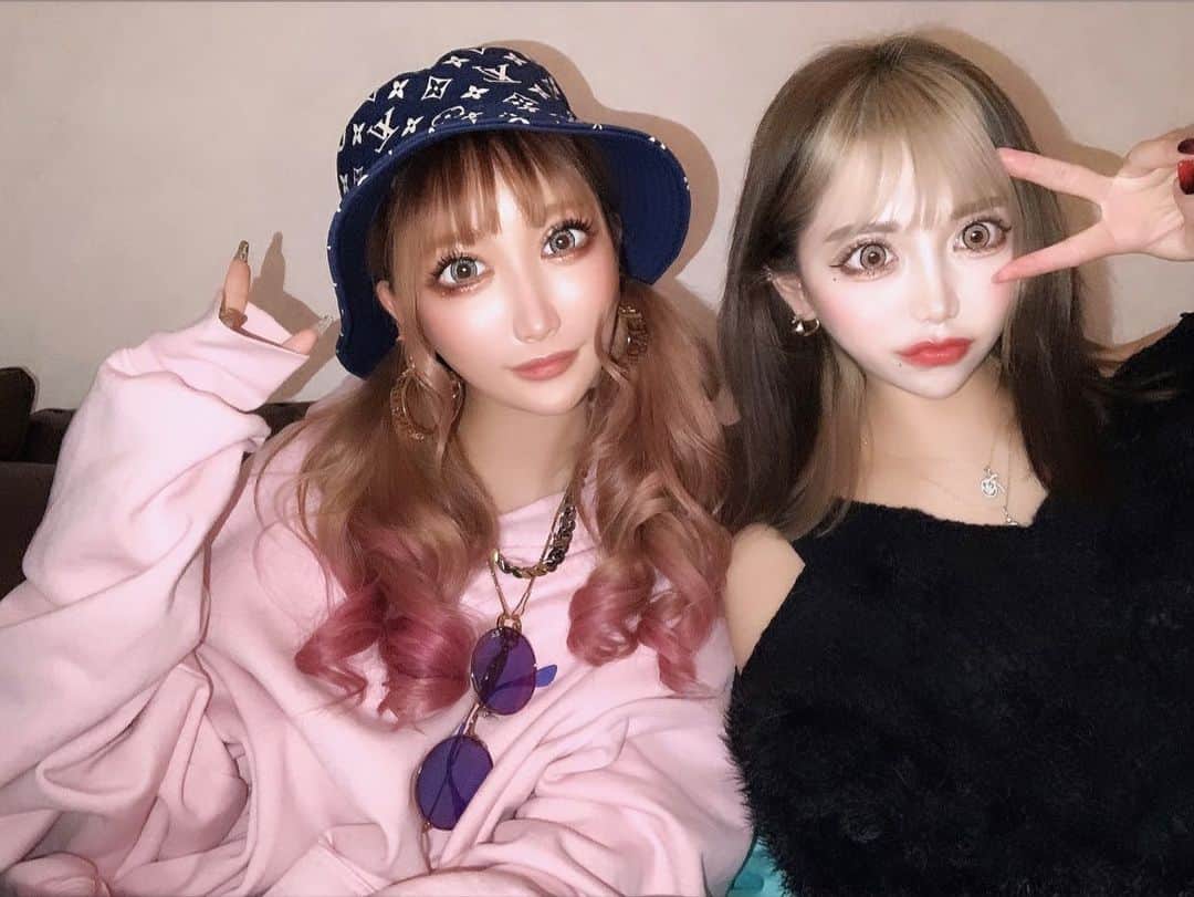 こはまるのインスタグラム：「♡  実は初めましてで裸の付き合い👼🏻♨️笑 最近なかよしあいか姉しゃん🧸🤎🤎  ♡  #新宿#歌舞伎町#キャバクラ#キャバ嬢#ホスト#bar#シーシャ#tattoo#刺青#アニメ#アニメ好きな人と繋がりたい#大阪#ミナミ#福岡#ススキノ#飲酒タグラム#中本#TikTok#ニート #cartier#followeme#likeforlikes#harrywinston#louisvuitton#eyefanny#dior」