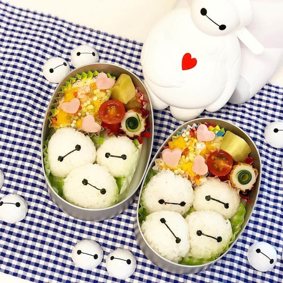 mamagirl ママガールさんのインスタグラム写真 - (mamagirl ママガールInstagram)「﻿ ディズニーキャラクター縛りのキャラ弁🍱❤﻿ かわいすぎて食べるのがもったいない、、🤭！﻿ ﻿ Post1 @xaya106xさんの投稿からの引用です✍️﻿ ・・・・・・・・・・・・・・・・・・・・・・﻿ ﻿ 今日はトイストーリーのロッツオ﻿ 牛の着ぐるみバージョンで🐮﻿ ﻿ ○ ロッツオおにぎり﻿ ○ まん丸メンチカツ﻿ ○ 味玉﻿ ○ 大根人参の肉巻き﻿ ○さつま芋のコンソメ塩バター﻿ ○ 紫キャベツのラペ﻿ ○ エビマヨ﻿ ○ ﾚﾀｽ､ﾌﾞﾛｯｺﾘｰ､人参､黒豆﻿ ﻿ ・・・・・・・・・・・・・・・・・・・・・・﻿ ﻿ photo by @xaya106x @ai_n1212 @akaimiga.suki @kana_arare ﻿ ﻿ 素敵なお写真ありがとうございます☺﻿ ﻿ 『ママガール』ではオシャレも子育ても楽しみたいママさんに向けて発信中✨﻿ ﻿ @mamagirl_jp や #mamagirl のタグ付けをして下さった投稿からも紹介しております。﻿ 是非、タグ付けやハッシュタグをつけて投稿してみてください🌷﻿ ﻿ #ディズニー弁当 #ディズニーキャラ弁 #ママごはん #こどもごはん #おうちごはん #ママライフ #子育て #育児 #ごはん記録 #キャラご飯 #キャラごはん #幼稚園弁当 # #foodart #キャラ弁 #キャラ弁当 #手作り弁当 #弁当 #幼稚園お弁当 #キャラフード #デコ弁 #お弁当記録 #こどものいる暮らし」1月15日 21時00分 - mamagirl_jp