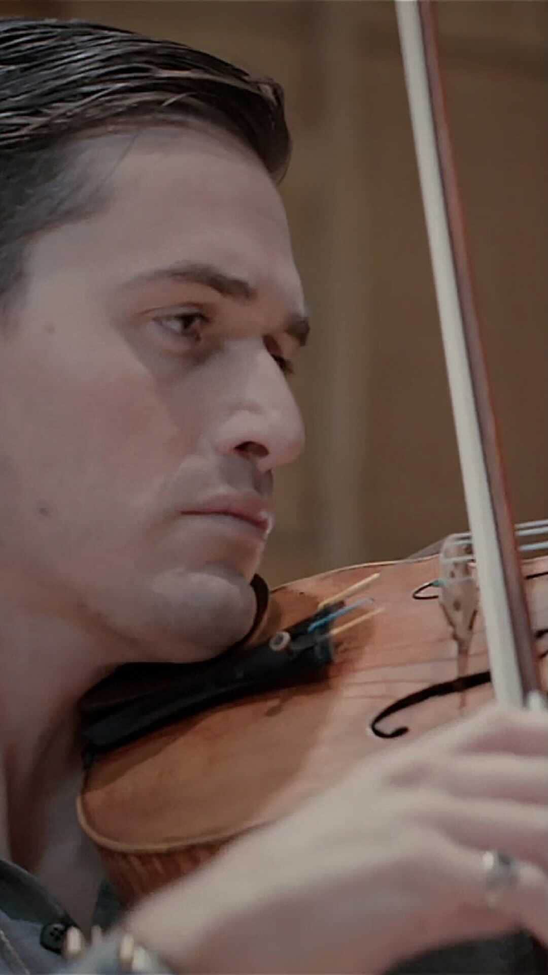 ロールス・ロイスのインスタグラム：「How does a classically-trained musician define 'Inspiring Greatness'?  Learn the answer in Episode 12 of our #InspiringGreatness series, featuring world-class violinist, Charlie Siem (@charliesiem).  Watch all available episodes now; link in bio.」
