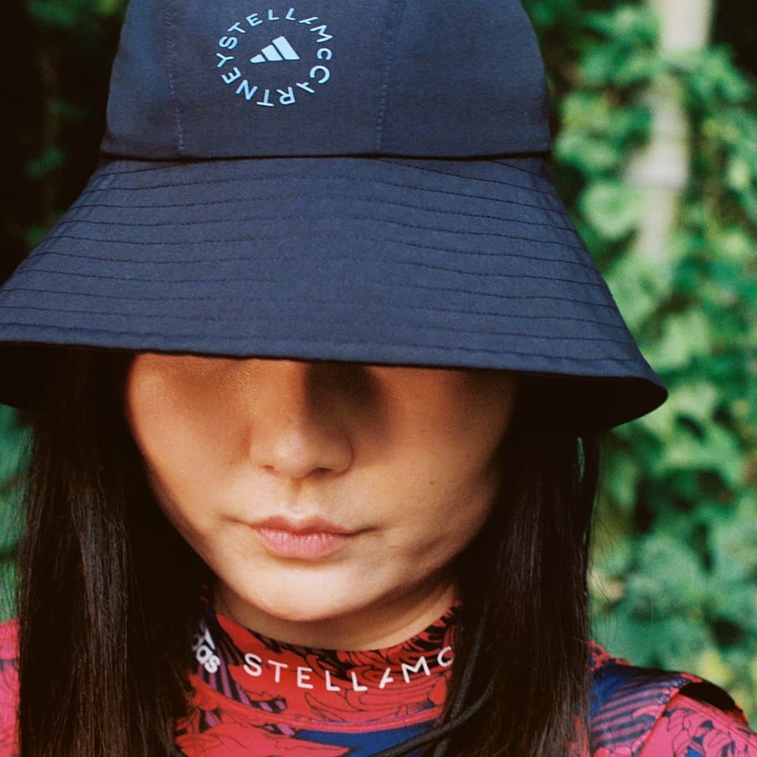 エルエヌシーシーのインスタグラム：「MOVE FOR YOURSELF AND EACHOTHER  adidas by Stella McCartney's Future Playground collection seeks to inspire, enabling wearers to move and act with purpose for themselves, each other, and mother earth.  New season adidas by Stella McCartney is now live.」