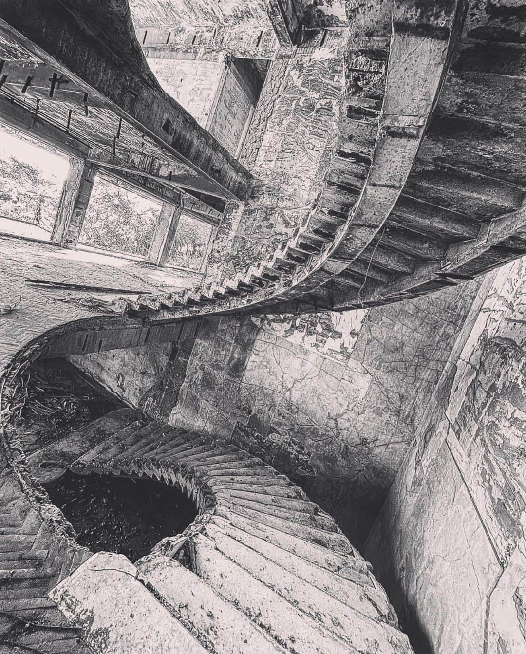 呉建豪さんのインスタグラム写真 - (呉建豪Instagram)「Staircase of childhood memories...  #35yrsLater」1月15日 21時20分 - vannesswu