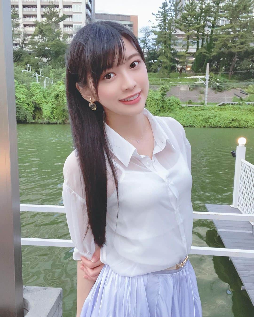 藤田いろはのインスタグラム：「インスタのアイコン変えてみた✨﻿ ﻿ 最近17LIVEをはじめたので、同じアイコンだよー！﻿ 明日21時からまた17で配信するからみてね🥰﻿藤田いろはって検索すると出てくるはず！ぜひフォローしてね💗 まずは30レベル目指すぞ🔥﻿ ﻿ ﻿ ﻿ ﻿ ﻿ ﻿ ‪#藤田いろは#グラビア#gravure #japanesegirl #レースクイーン#tokyo  #l4l #aziangirl  #ビジョビ  #뷰티스타그램  #cosplay #黒髪ロング#팔로우#소통해요#셀스타그램#モデル #model #그라비아 #日本的 #17live #17liver #ライブ配信 #カフェ巡り #liquem #自撮り女子 #清楚系女子 #清楚コーデ #ootd #彼女感 #彼女とデートなうに使っていいよ」