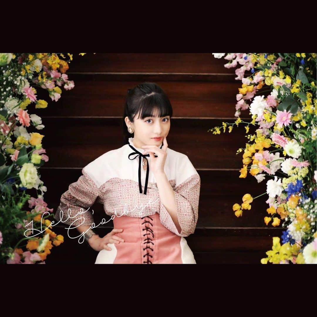 新井ひとみさんのインスタグラム写真 - (新井ひとみInstagram)「チェックしてね♪ ＊  「Hello, Goodbye」のミュージックカード💐 ネットサイン会限定販売だよ♪」1月15日 21時25分 - hitomi_tokyogirlsstyle