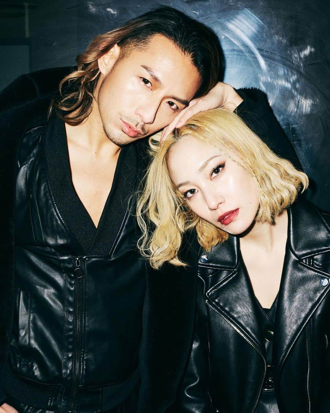 藤本奈月のインスタグラム：「もっと攻めてこうと思っている所存でございます。 コロナからスタートした様なもんなんで、コレがベースな感じで。 逆境を乗り越えてってよりも、もはやコレが普通、コロナが普通、みたいな。ね。 マイナススタートの強み😂😂😂  元には戻らんからさっさと諦めてやってこーーーー  撮影が楽しかったから浸ってる 次のどうしよ〜楽しみ〜👼」